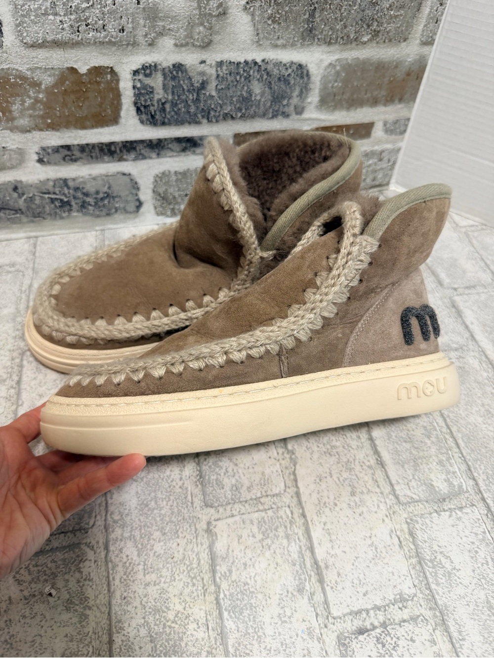 Eskimo shearling lined bootie  Bold Glitter Logo size 39
